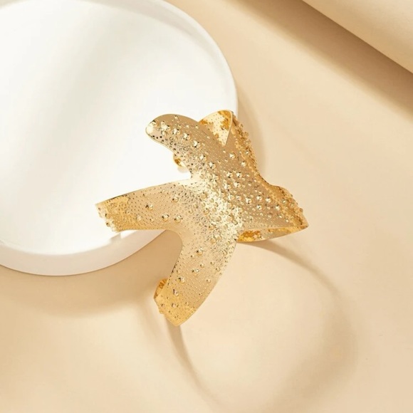 Vintage Lily Pulitzer Starfish Gold Tone Silhouette Cuff Bangle Bracelet 1970s - Picture 3 of 15